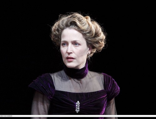  Gillian Anderson in A Doll's House