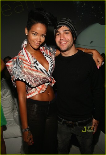  Rihanna @ Island Def confiture Spring Collection Party