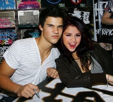 selena gomez and taylor lautner pictures. Selena Gomez and Taylor