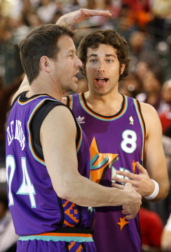  Zachary Levi Playing in the 2009 McDonald's All-Star Celebrity basquetebol, basquete Game
