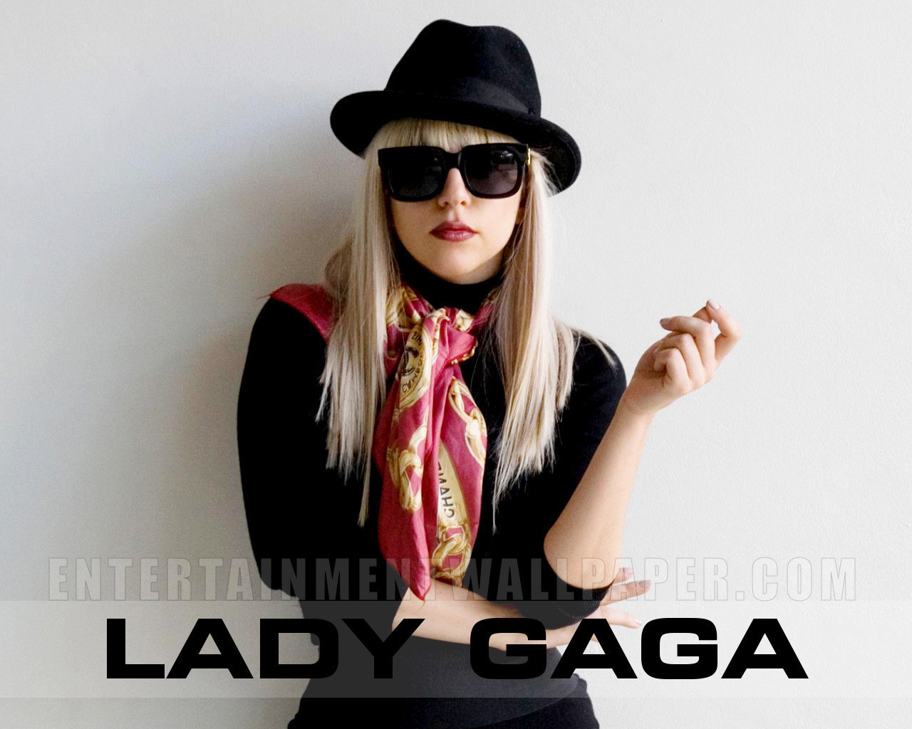 -LadyGaga♥ - lady-gaga wallpaper