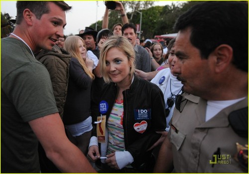  Drew Barrymore Attends Gay Marriage Rally
