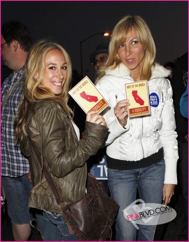  Haylie Duff and Debbie Gibson at the No on Prop 8 Protest