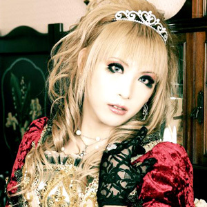 Hizaki - Versailles foto (6434232) - fanpop