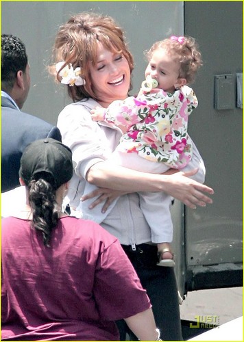 Jennifer and her daughter Emme
