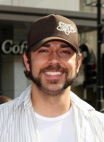 Zachary Levi @ 'The Land Of The Lost' Premiere (May 2009)