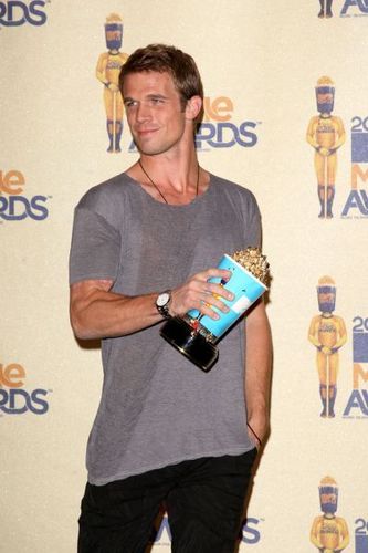  Cam At 2009 mtv Movie Awards - Press Room.