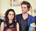R/K @ MTV Movie Awards - robert-pattinson-and-kristen-stewart photo