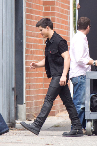  Taylor Lautner at his фото shoot in L.A.