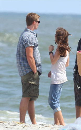 Miley & Liam on Set "The Last Song"