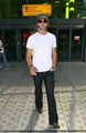 Chace Crawford in the London airport - chace-crawford photo