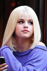  Selena with a blond hair