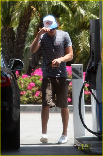 Zac in Hollywood