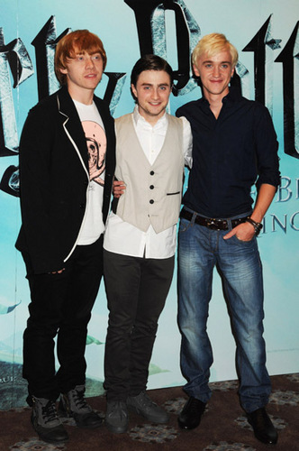 New Photos of Cast at London Photocall for Harry Potter and the Half-Blood Prince
