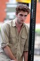Robert Pattinson on Remember Me Set - robert-pattinson photo