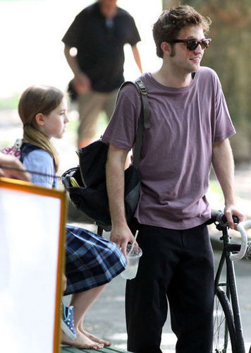  Robert Pattinson on Remember set