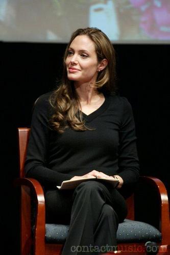 Angelina in@UNHCR's commemoration of World Refugee Day.
