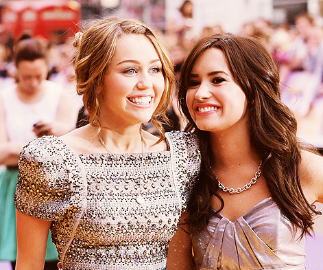  Demi & Miley