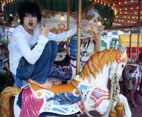L on the carousel!