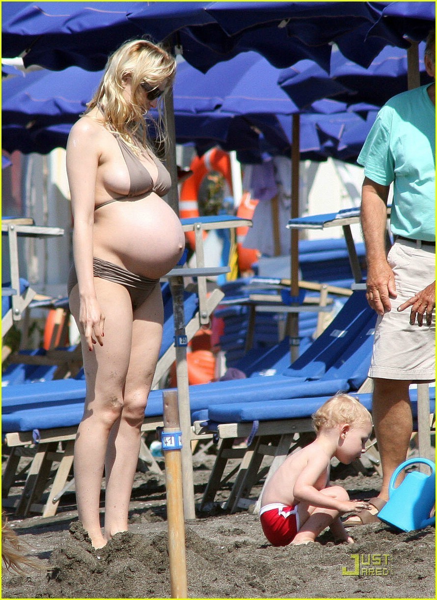 фото голая жена с ребенком фото 70
