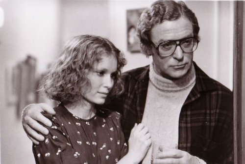  Michael Caine and Mia Farrow in Hannah and her Sisters