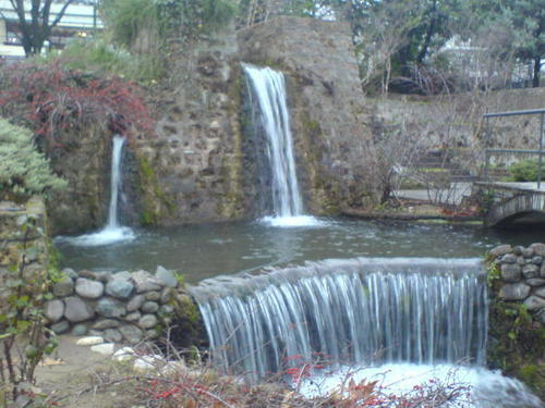  Mini waterfall