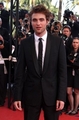 Robert Pattinson at the Inglorious Basterds Movie Premiere - twilight-series photo