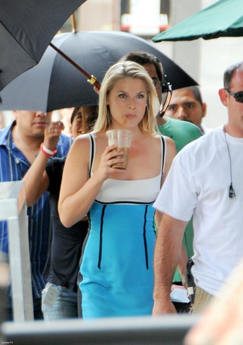  Ali Larter on the set of "Heroes"