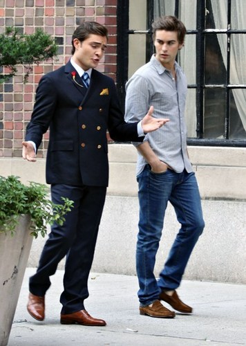  Chace Crawford and Ed Westwick on the set of Gossip Girl