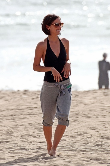 Jessica Stroup with short hair filming on 90210 Set