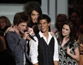  09.07.08: MTV Video Music Awards - Show - robert-pattinson-and-kristen-stewart photo
