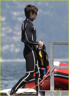  out for Scuba lessons [16-07-09]