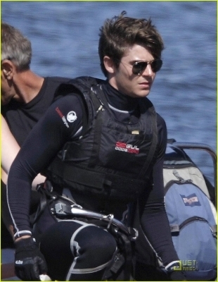  out for Scuba lessons [16-07-09]