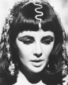 Elizabeth Taylor in Cleopatra - elizabeth-taylor photo
