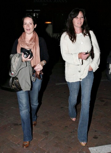 Holly and Shannen leaving Nobu Resturant April 15th 2008
