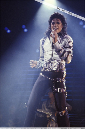  MJ (BAD WORLD TOUR)