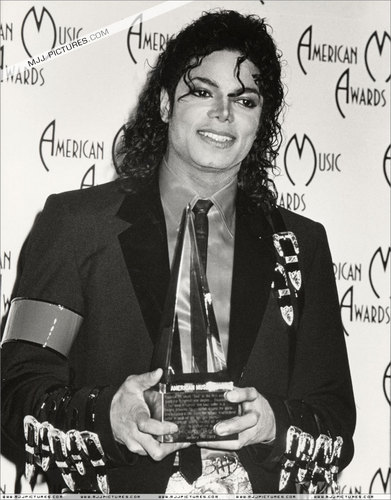  The 16th American موسیقی Awards