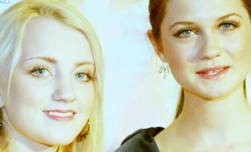  Evanna Lynch and Bonnie Wright in HBP