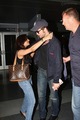 Rob <3 A fan HUGGED him! I want to be HER so BADLY! - edward-cullen photo