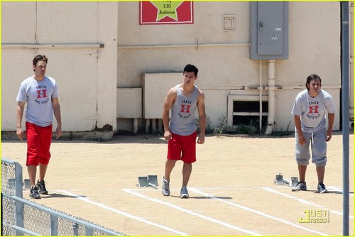  Taylor Lautner& Taylor 迅速, 斯威夫特 on the set