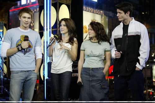 Total Request Live in Times Square, NY (Jan. 16, 2004) <3