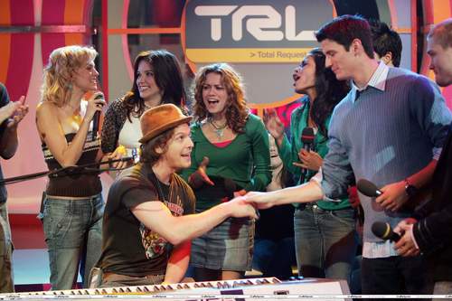 Total Request Live in Times Square, NY (Nov. 1, 2004) <3