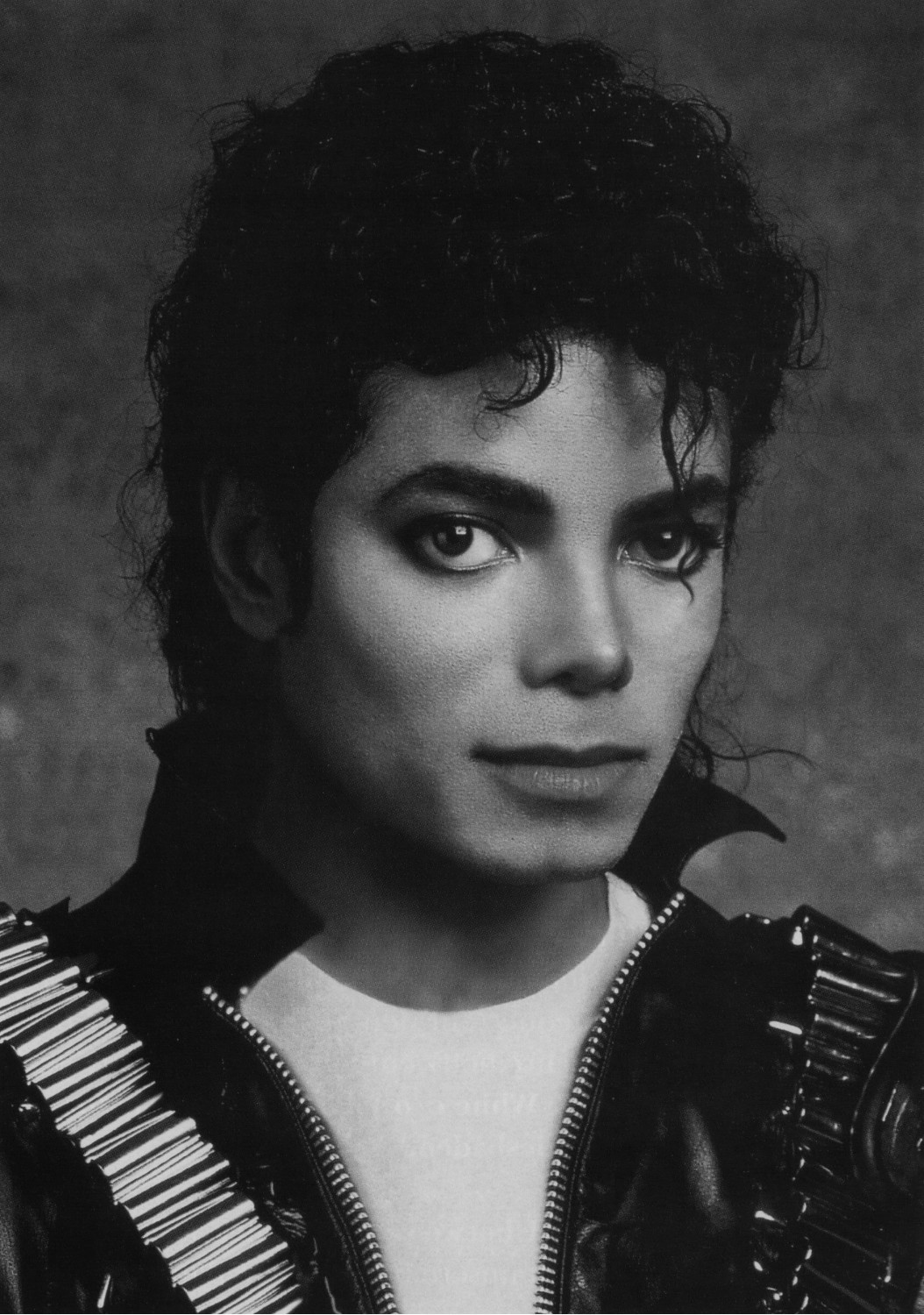 迈克尔杰克逊被误解的伟大人生：为什么睡氧气舱？为什么“变白”