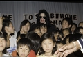 2006 / Michael Visits Tokyo Orphanage - michael-jackson photo