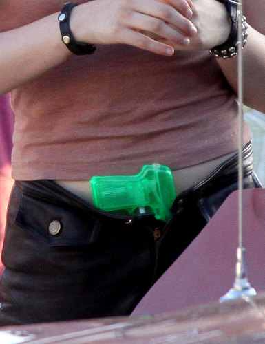 Kristen Stewart's Green Water Gun