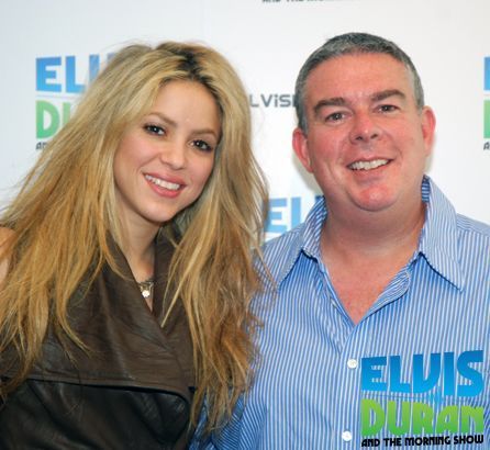  Shakira at the Elvis Duran & The Morning tunjuk - July 13