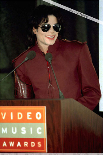  Appearances > The 1995 MTV Video musique Awards Nominations