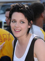 Kristen at Teen Choice Awards - robert-pattinson-and-kristen-stewart photo
