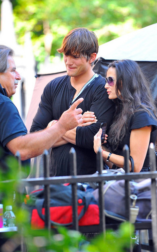 On the set of “The Beautiful Life” - August 10, 2009