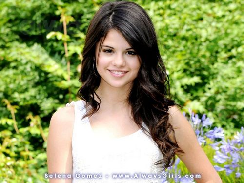  Selena~Wallpaper